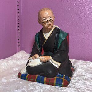 Vintage Hakata Urasaki Japanese Woman Sitting Ceramic Figurine Retro Painted GUC